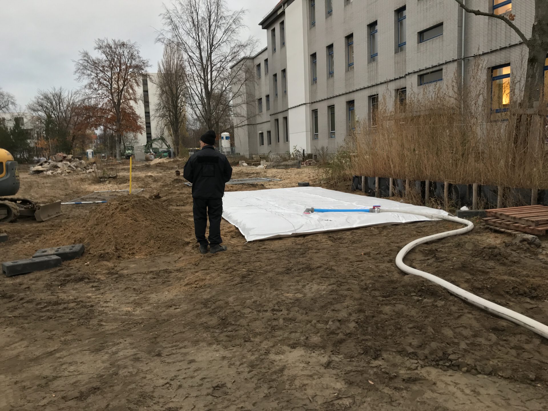 Wasserkissen wird befüllt