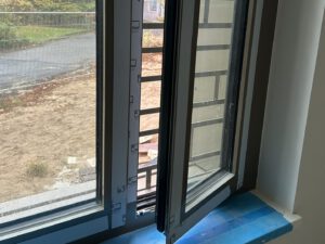 Offene Mauern für freies Licht | Fensterbilder